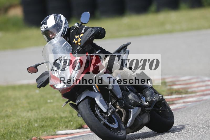 Archiv-2025/09 22.04.2025 Cornu Master School ADR/gruen-vert/33